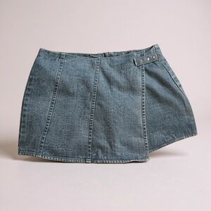 PrettyLittleThing Vintage Wash Wrap Over Denim Mini Skirt – Sz 8 [US] / 12 [UK]